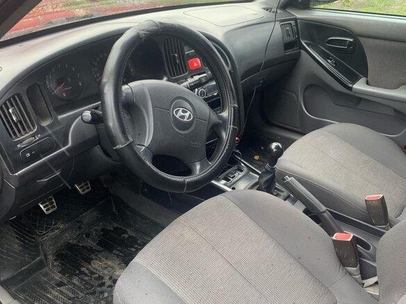 2004 Hyundai Elantra III (XD2) Рестайлинг, пурпурный, 500000 рублей - вид 5