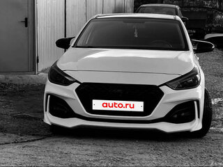 2017 Hyundai Solaris II, белый, 1440000 рублей, вид 5