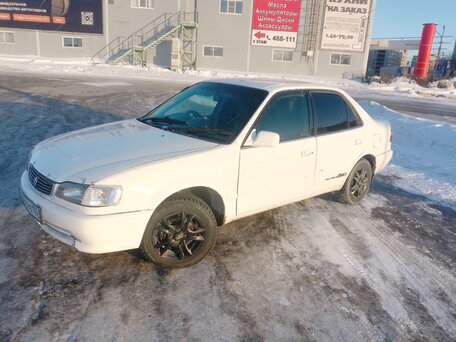 1999 Toyota Corolla VIII (E110) Рестайлинг, белый, 330000 рублей, вид 1