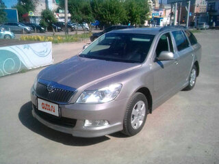 2009 Skoda Octavia DSG7 II (A5) Рестайлинг, серебристый, 650000 рублей, вид 2