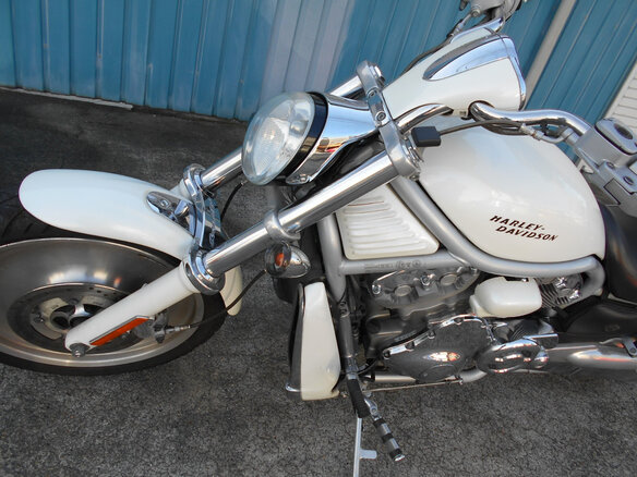 2003 Harley-Davidson V-Rod, белый, 800000 рублей - вид 5