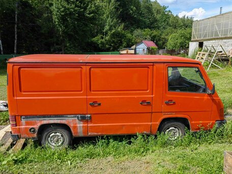 1995 Mercedes-Benz MB 100, красный, 260000 рублей, вид 3