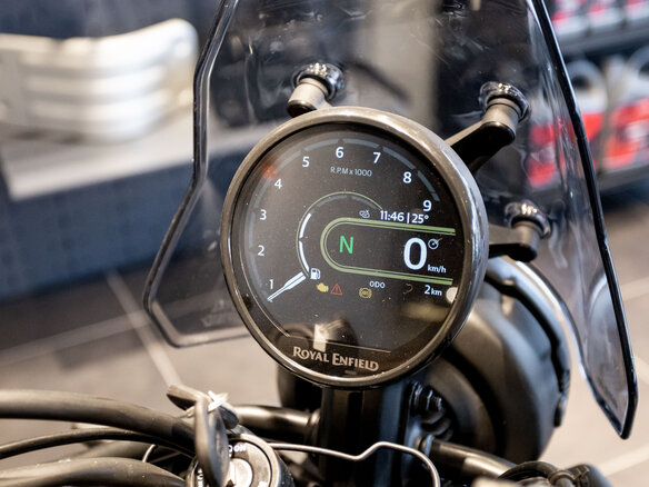 2025 Royal Enfield Himalayan, чёрный, 615000 рублей - вид 15