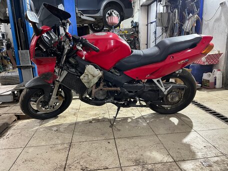 1998 Honda VFR 800, красный, 250000 рублей, вид 2
