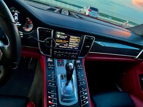 2015 Porsche Panamera GTS I Рестайлинг, красный, 4500000 рублей - вид 21
