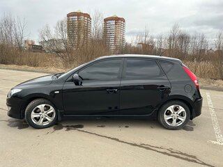 2011 Hyundai i30 I Рестайлинг, чёрный, 750000 рублей, вид 4