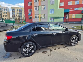2011 Toyota Corolla X (E140, E150) Рестайлинг, чёрный, 970000 рублей, вид 3