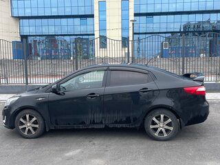 2013 Kia Rio 4-speed III, чёрный, 920000 рублей, вид 4