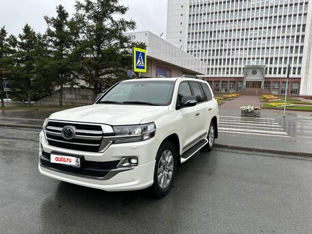 2019 Toyota Land Cruiser 200 Series Рестайлинг 2, белый, 6695000 рублей, вид 5