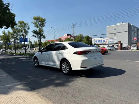 2022 Toyota Corolla XII (E210), белый, 1650000 рублей, вид 5