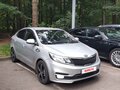 2016 Kia Rio III Рестайлинг, серебристый, 600000 рублей - вид 1