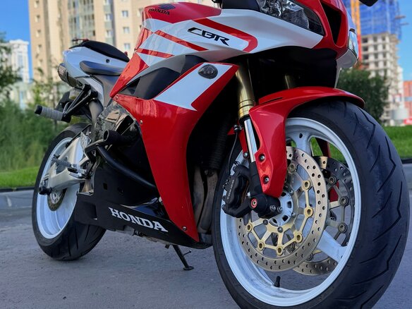 2012 Honda CBR 600RR, красный, 750000 рублей - вид 1