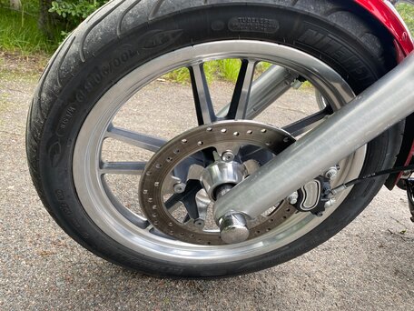 2008 Harley-Davidson Dyna Low Rider, пурпурный, 850000 рублей, вид 5