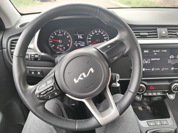 2022 Kia Rio X IV Рестайлинг, серый, 2150000 рублей - вид 9