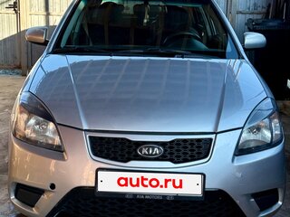 2011 Kia Rio II Рестайлинг, серебристый, 610000 рублей, вид 1