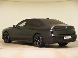 2026 BMW 7 серии 740d xDrive VII (G70), чёрный, 17520000 рублей, вид 4