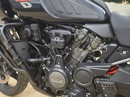 2021 Harley-Davidson Pan America, чёрный, 899000 рублей, вид 2