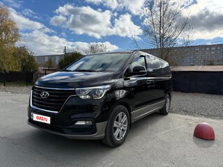 2018 Hyundai Grand Starex I Рестайлинг 2, серый, 3990000 рублей, вид 1