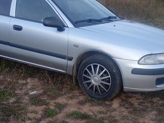 2003 Mitsubishi Carisma I Рестайлинг, серебристый, 155000 рублей, вид 4