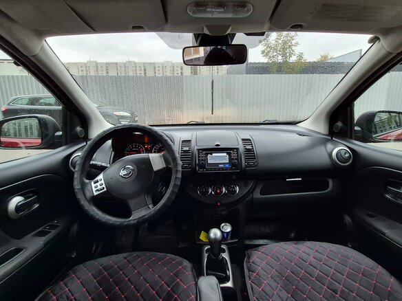 2013 Nissan Note I Рестайлинг, красный, 460000 рублей - вид 6