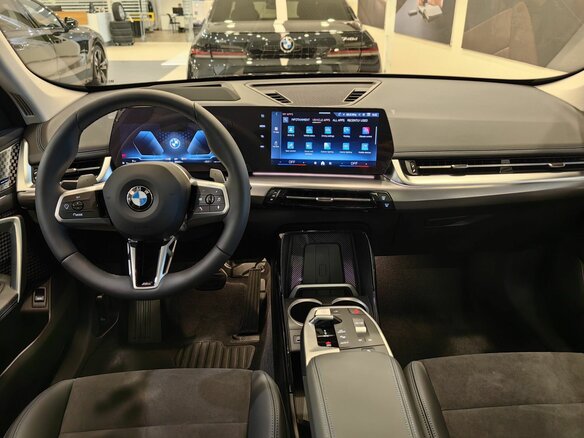 2026 BMW X1 Long 25Li xDrive III (U11/U12), чёрный, 6150000 рублей - вид 7