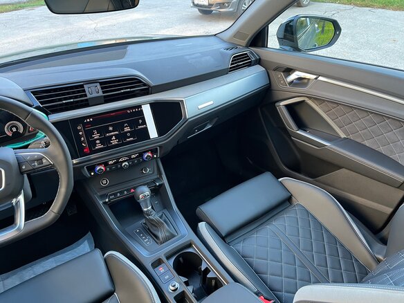 2026 Audi Q3 35 TFSI II (F3), серебристый, 3650000 рублей - вид 8