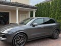 2020 Porsche Cayenne III, серый - вид 3