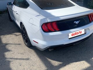 2019 Ford Mustang VI Рестайлинг, белый, 2800000 рублей, вид 3