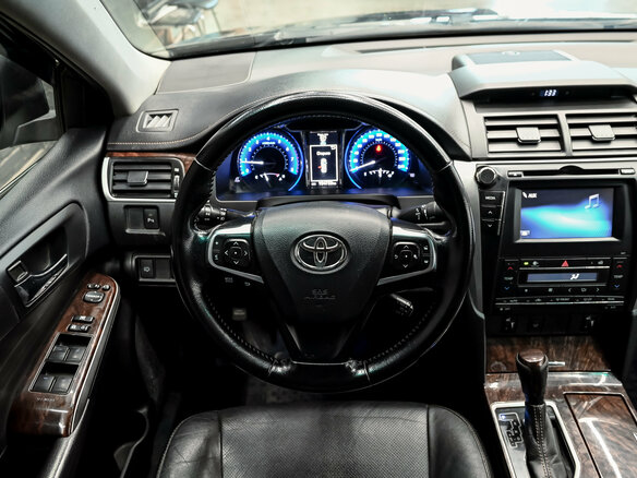 2016 Toyota Camry VII (XV50) Рестайлинг, чёрный, 1720000 рублей - вид 12