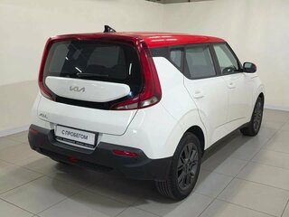 2022 Kia Soul III Рестайлинг, белый, 1980000 рублей, вид 3