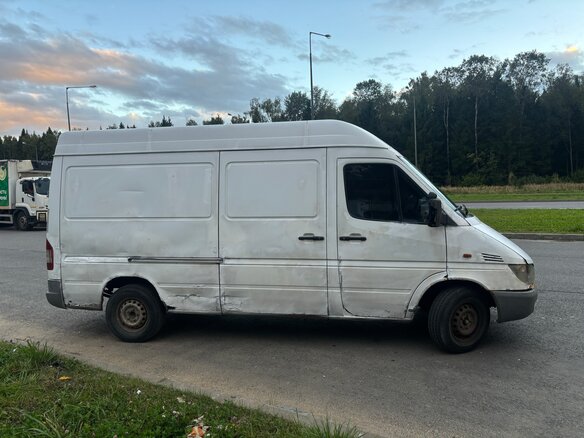 2000 Mercedes-Benz Sprinter, белый, 360000 рублей - вид 7