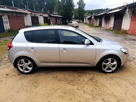 2008 Kia Ceed I, серебристый, вид 2