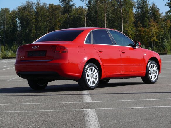 2004 Audi A4 III (B7), красный, 500000 рублей - вид 4