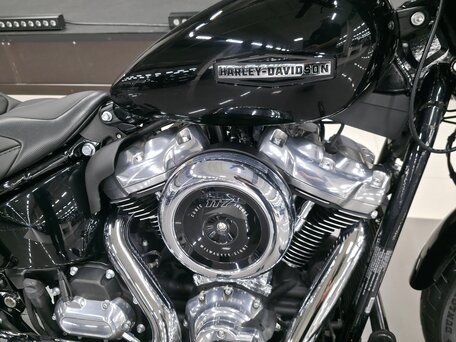 2025 Harley-Davidson Street Bob, чёрный, 1550000 рублей, вид 3