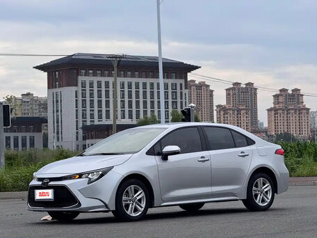2022 Toyota Levin XII (E210), серебристый, 1493000 рублей, вид 3