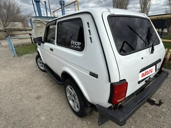 1999 Lada (ВАЗ) 2121 (4x4) I Рестайлинг, белый, 350000 рублей - вид 2