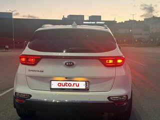 2021 Kia Sportage IV Рестайлинг, белый, 2100000 рублей, вид 3
