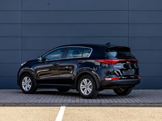 2018 Kia Sportage IV, чёрный, 1895000 рублей, вид 4