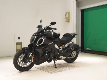 2024 Ducati Diavel V4, чёрный, 2480000 рублей, вид 4