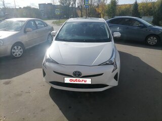 2016 Toyota Prius IV (XW50), белый, 1500000 рублей, вид 3