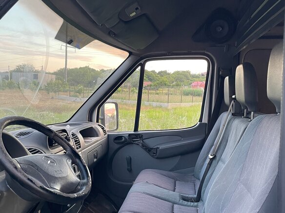 2001 Mercedes-Benz Sprinter, белый, 700000 рублей - вид 10