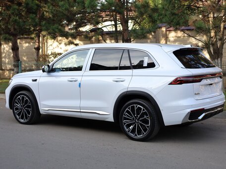 2026 Geely Monjaro (Xingyue L) I Рестайлинг 2 (China Market), белый, 4133000 рублей, вид 4