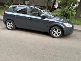 2009 Kia Ceed I, серый, 620000 рублей, вид 4