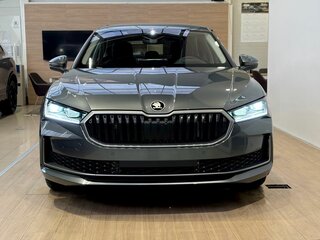 2025 Skoda Superb IV, серый, 5990000 рублей, вид 2