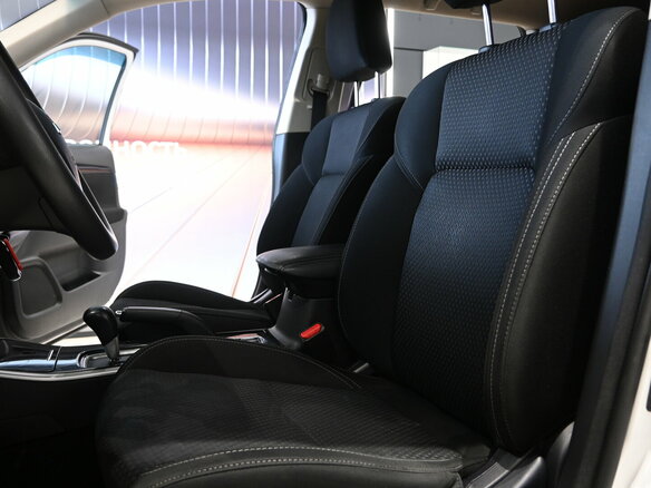 2018 Mitsubishi Outlander III Рестайлинг 3, белый, 1380000 рублей - вид 13