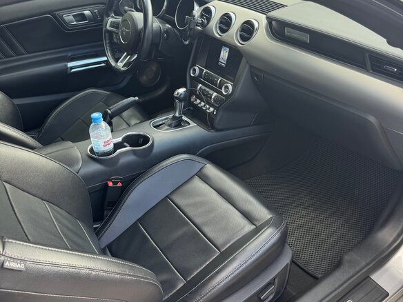 2022 Ford Mustang VI Рестайлинг, серебристый, 2550000 рублей - вид 8
