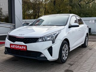 2021 Kia Rio IV Рестайлинг, белый, 1399000 рублей, вид 4
