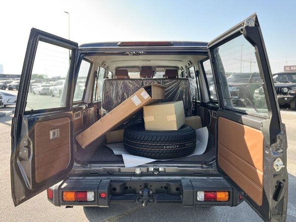 2026 Toyota Land Cruiser 76 70 Series Рестайлинг 2, чёрный - вид 8