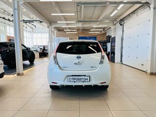 2013 Nissan Leaf (EM57) I (ZE0/AZE0), белый, 1049000 рублей, вид 5