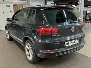 2016 Volkswagen Tiguan I Рестайлинг, чёрный, 1590000 рублей, вид 3